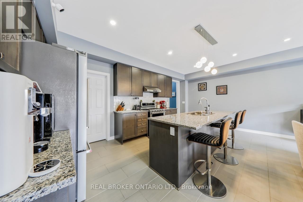 10937 Victoria Square Boulevard, Markham, Ontario  L6C 0Z3 - Photo 4 - N12800460