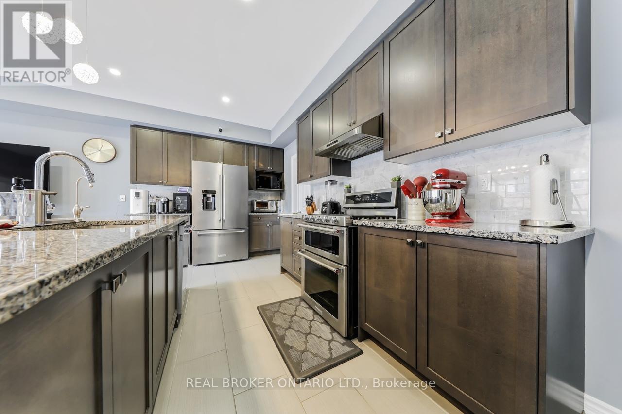 10937 Victoria Square Boulevard, Markham, Ontario  L6C 0Z3 - Photo 5 - N12800460