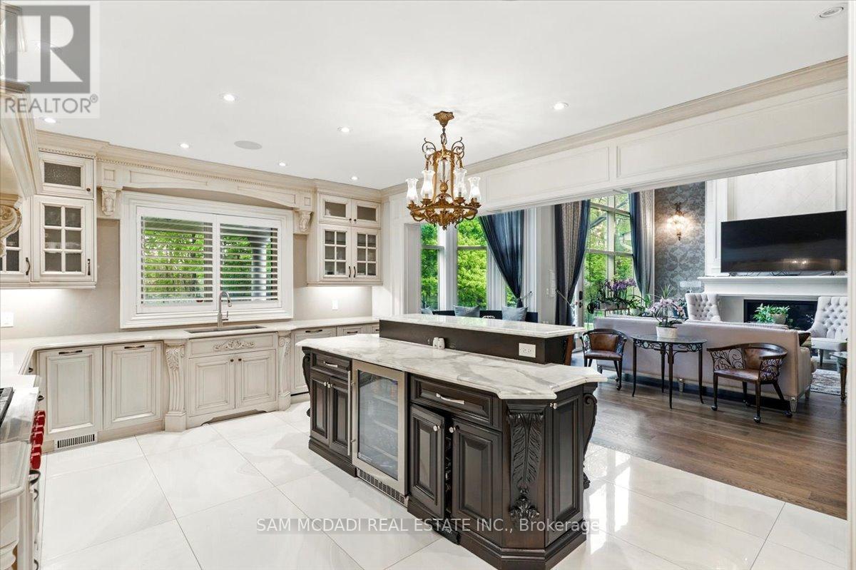 883 Parkland Avenue, Mississauga, Ontario  L5H 3G6 - Photo 17 - W12800442