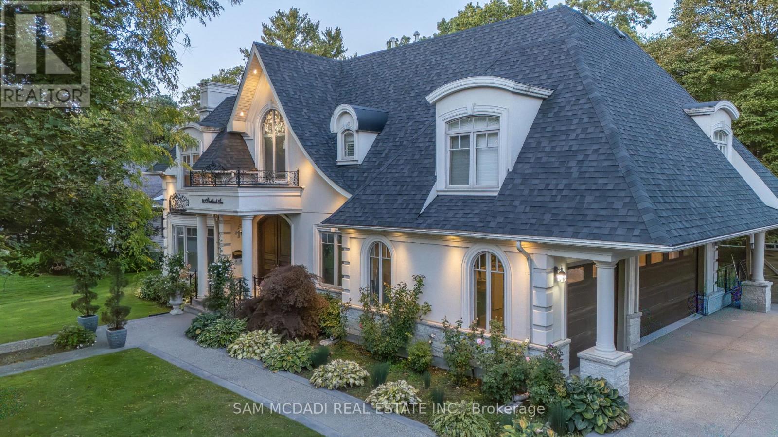 883 Parkland Avenue, Mississauga, Ontario  L5H 3G6 - Photo 2 - W12800442