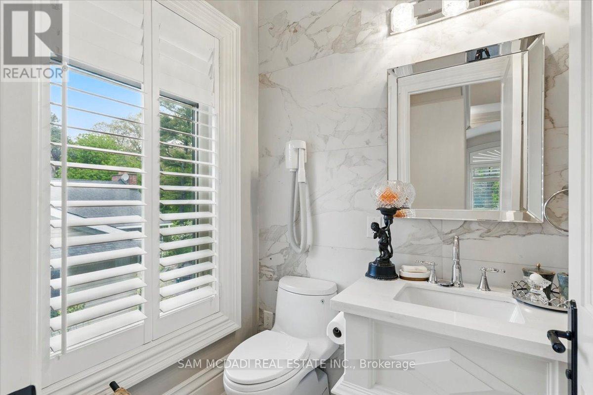 883 Parkland Avenue, Mississauga, Ontario  L5H 3G6 - Photo 32 - W12800442