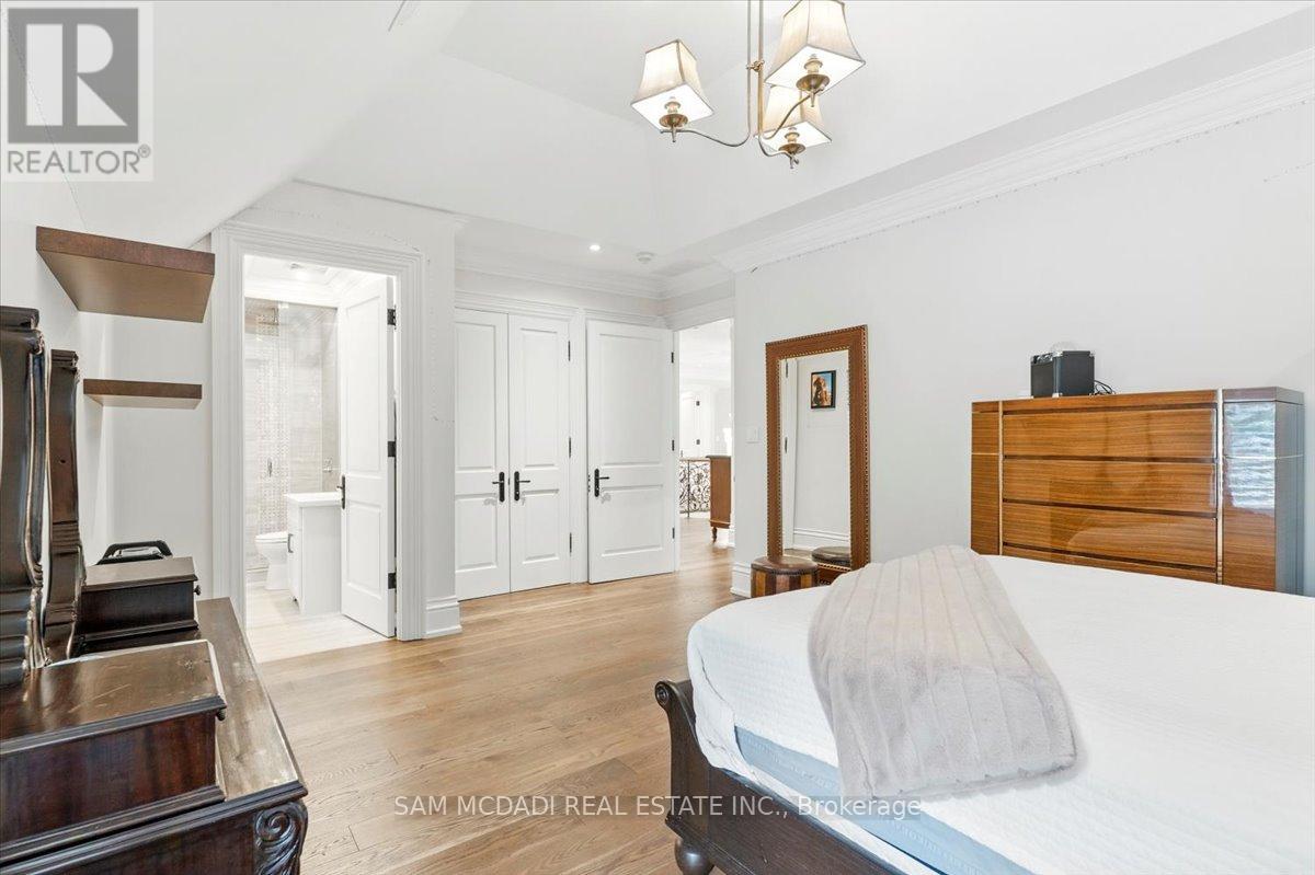 883 Parkland Avenue, Mississauga, Ontario  L5H 3G6 - Photo 35 - W12800442