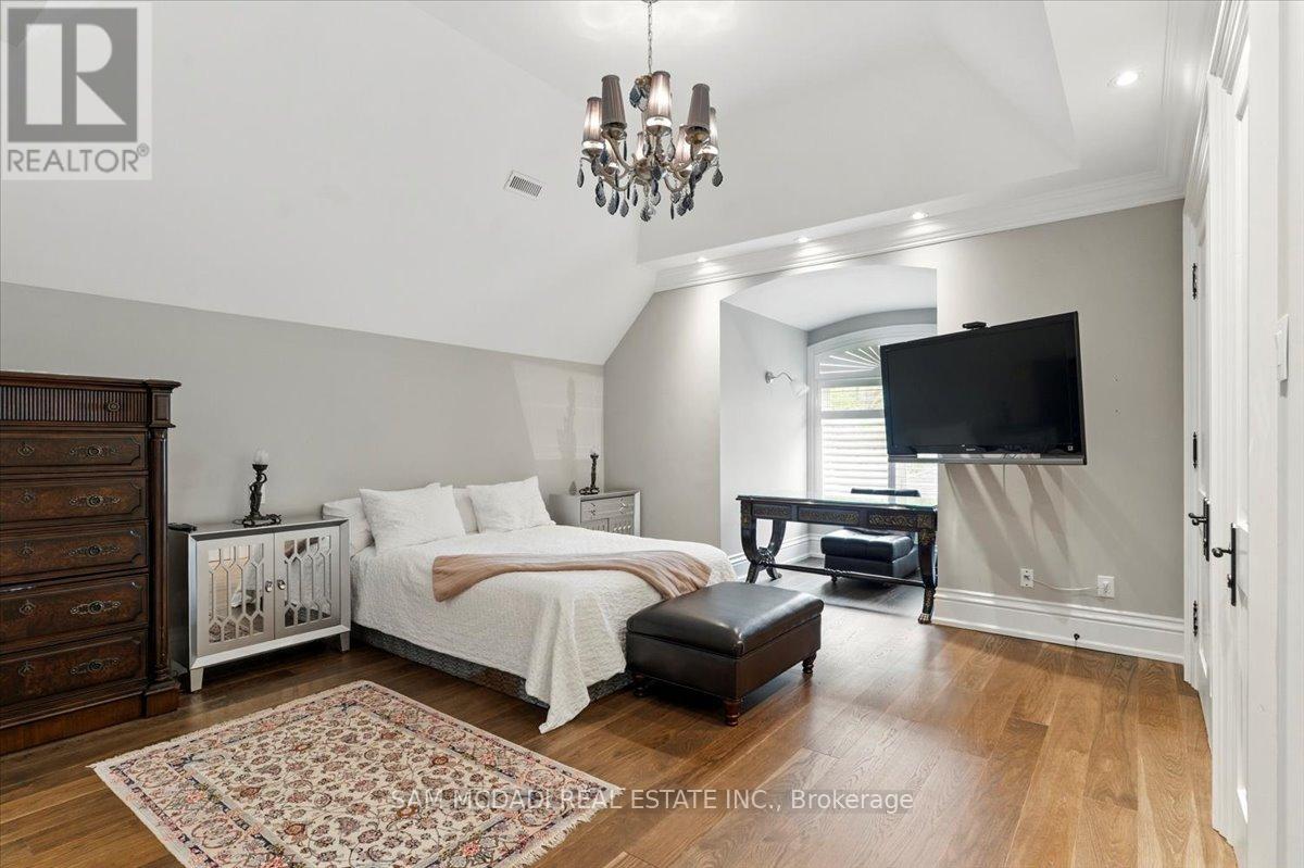 883 Parkland Avenue, Mississauga, Ontario  L5H 3G6 - Photo 37 - W12800442