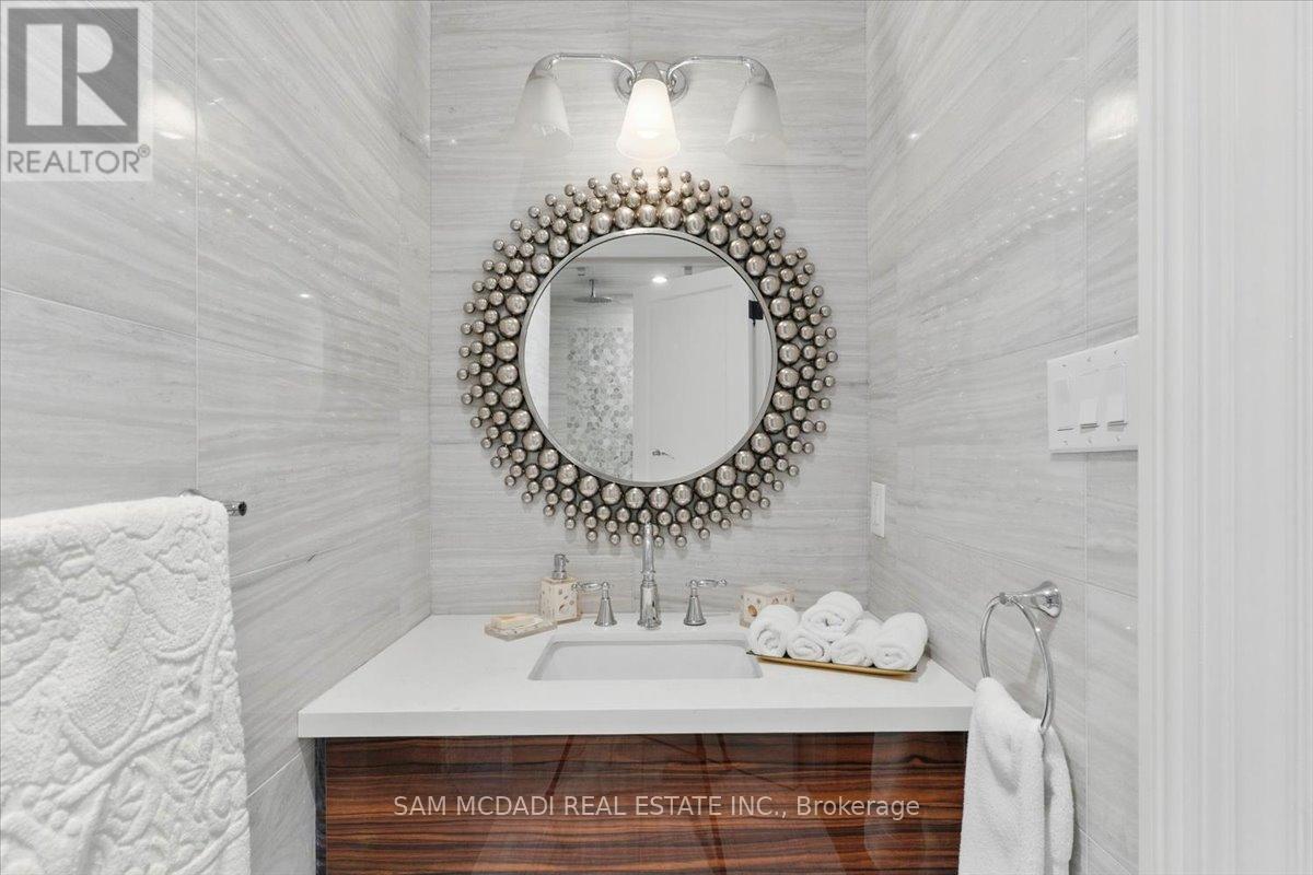 883 Parkland Avenue, Mississauga, Ontario  L5H 3G6 - Photo 39 - W12800442