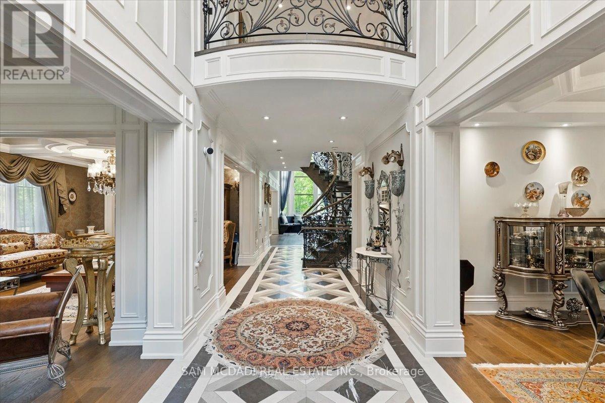 883 Parkland Avenue, Mississauga, Ontario  L5H 3G6 - Photo 4 - W12800442