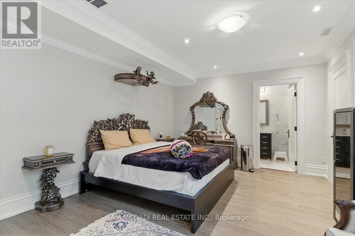 883 Parkland Avenue, Mississauga, Ontario  L5H 3G6 - Photo 41 - W12800442