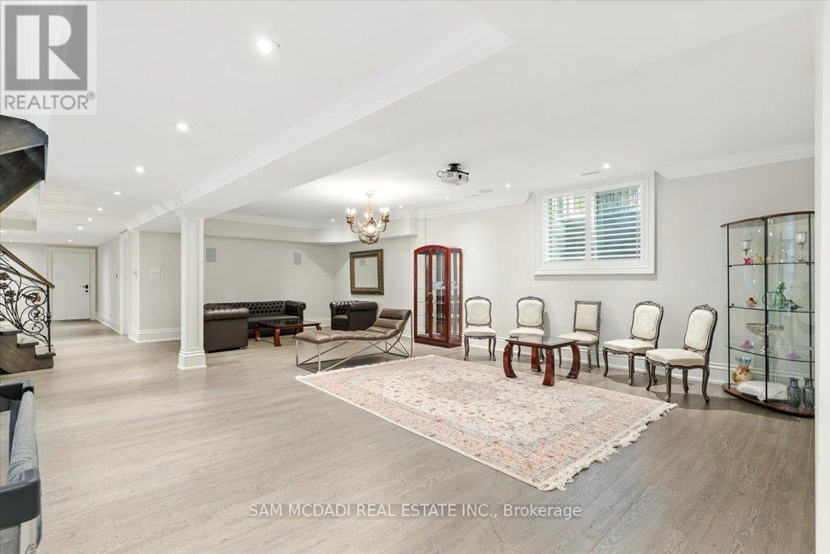 883 Parkland Avenue, Mississauga, Ontario  L5H 3G6 - Photo 47 - W12800442