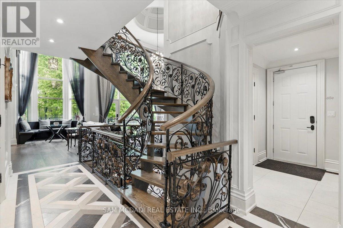 883 Parkland Avenue, Mississauga, Ontario  L5H 3G6 - Photo 9 - W12800442