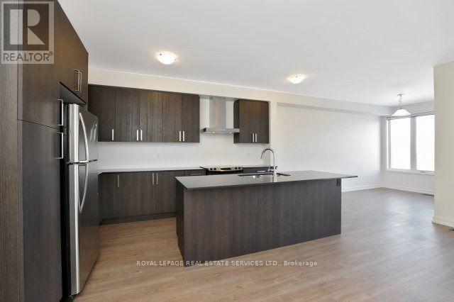 205 Fowley Drive, Oakville, Ontario  L6H 0P4 - Photo 6 - W12800448