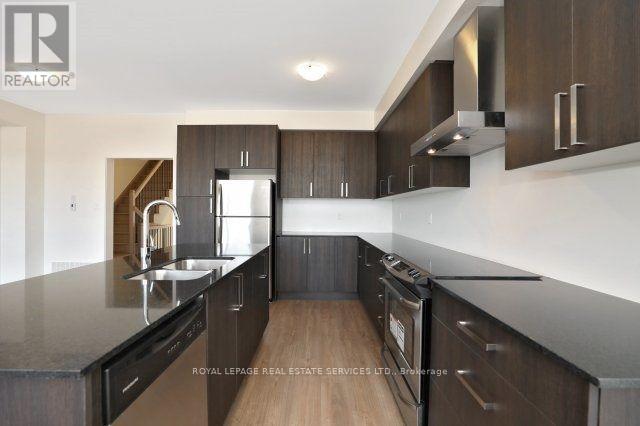 205 Fowley Drive, Oakville, Ontario  L6H 0P4 - Photo 7 - W12800448