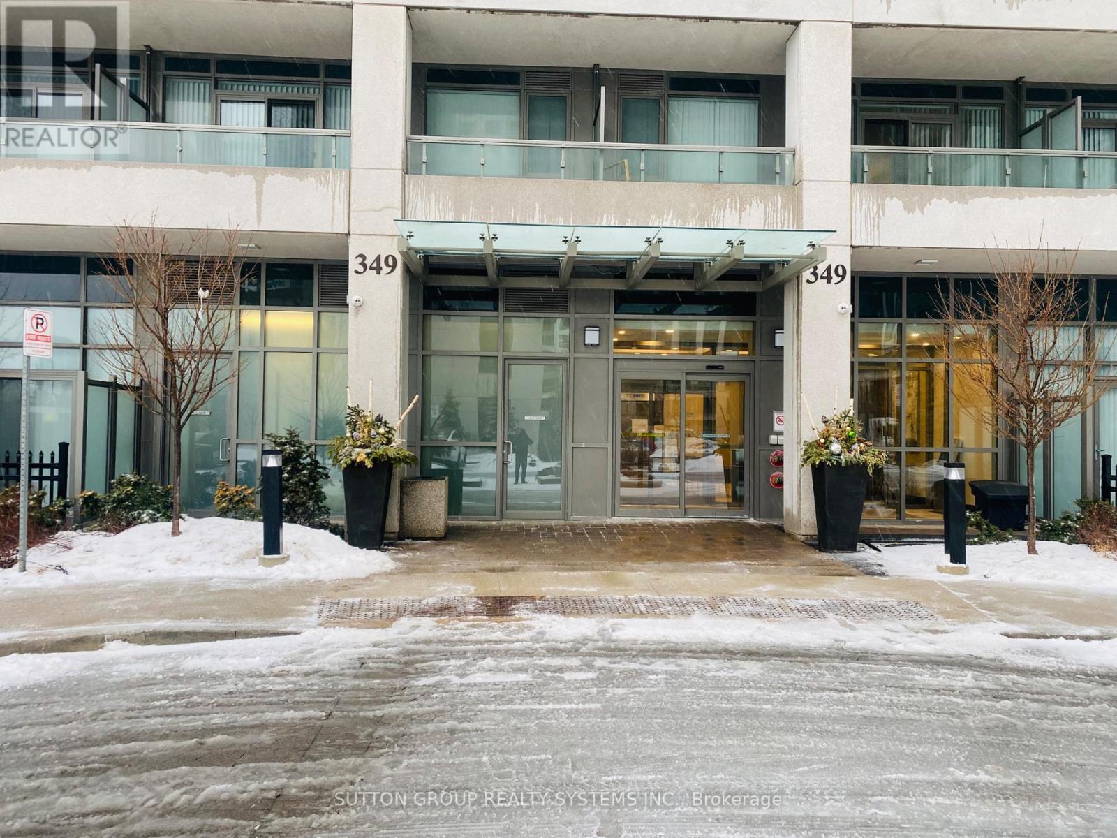 301 - 349 Rathburn Road W, Mississauga, Ontario L5B 0K6 - Photo 2 - W12800462