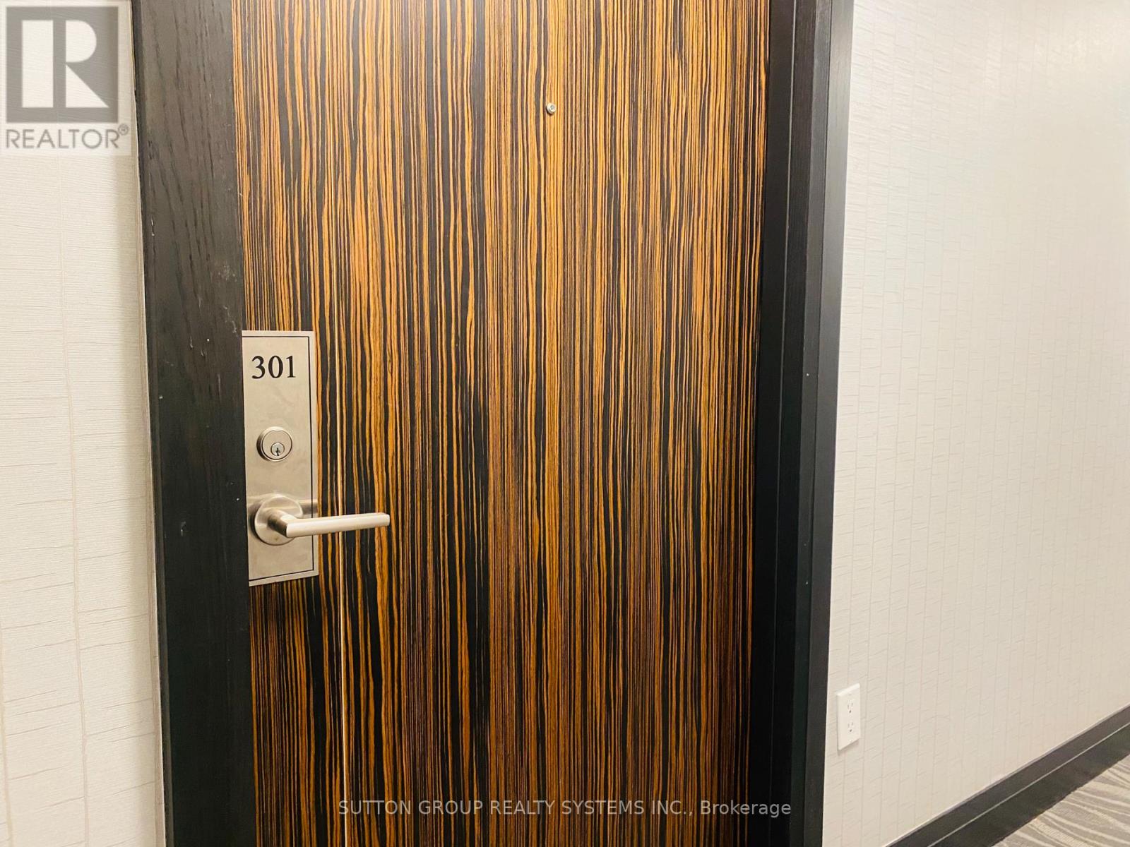 301 - 349 Rathburn Road W, Mississauga, Ontario L5B 0K6 - Photo 3 - W12800462