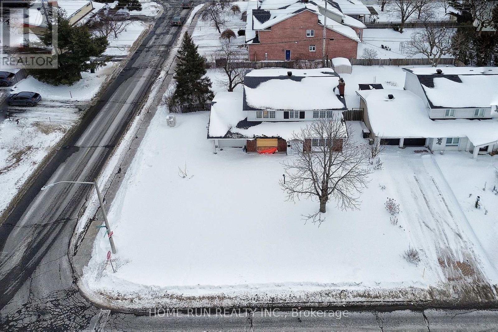 79 Beaver Ridge, Ottawa, Ontario  K2E 6E2 - Photo 2 - X12800472