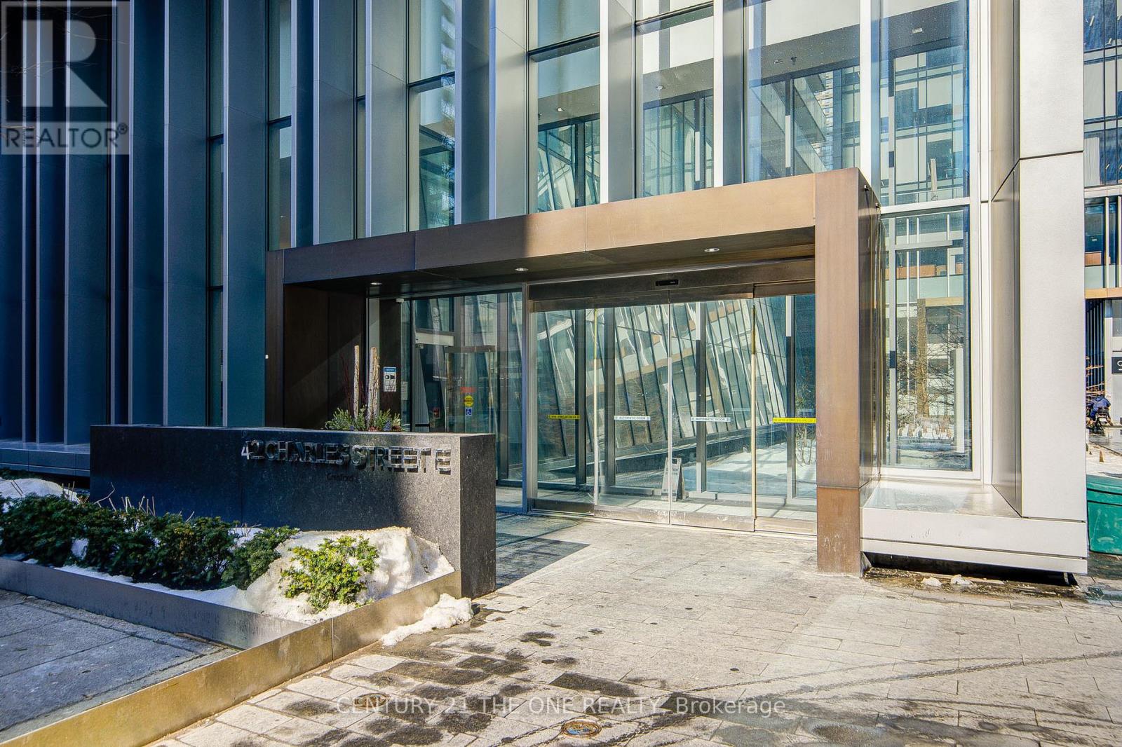 902 - 42 Charles Street E, Toronto, Ontario  M4Y 0B7 - Photo 4 - C12800492