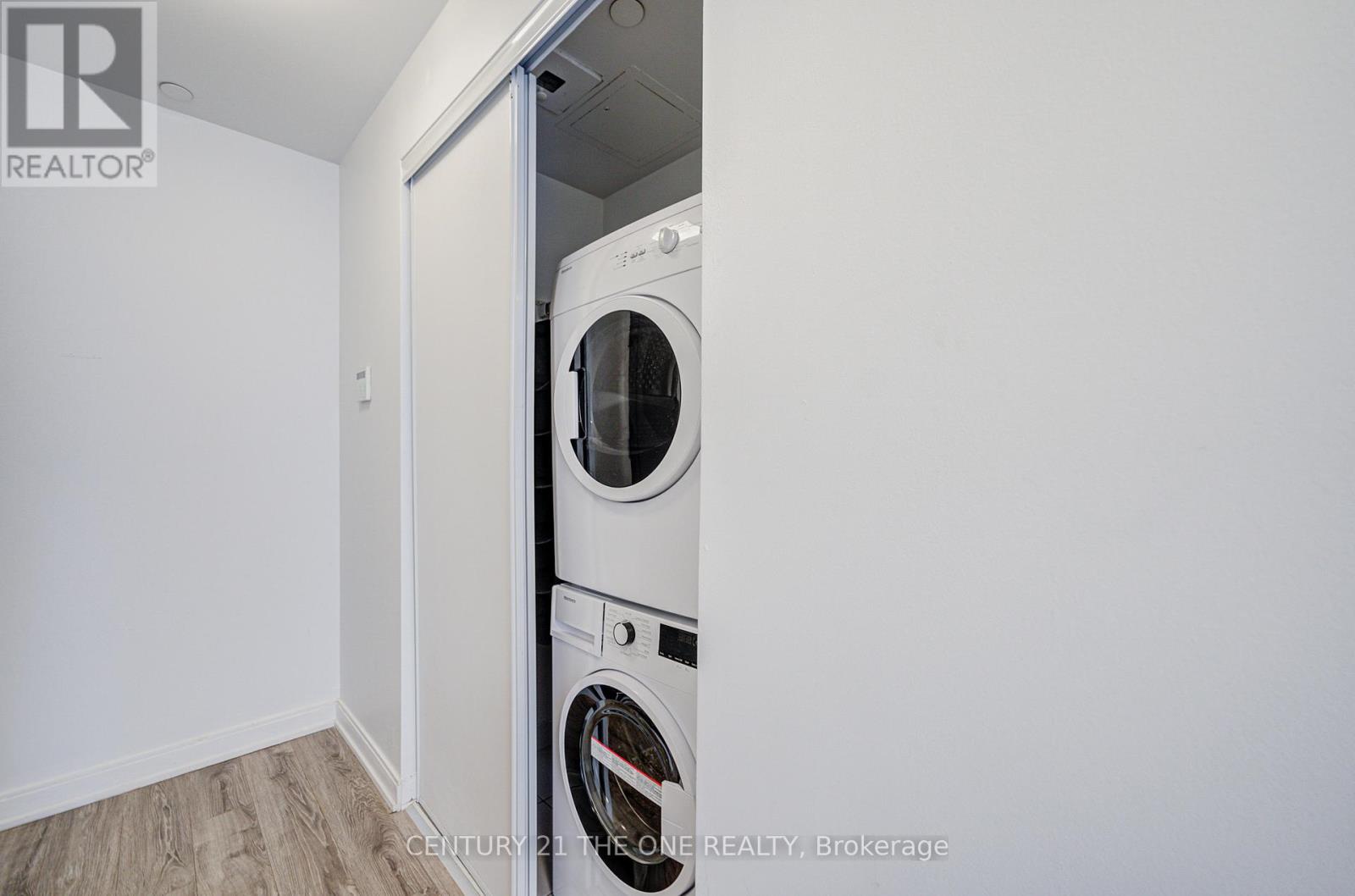 902 - 42 Charles Street E, Toronto, Ontario  M4Y 0B7 - Photo 9 - C12800492