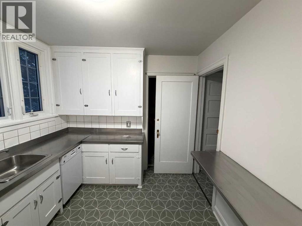 1312 4 Avenue S, Lethbridge, Alberta  T1J 0R4 - Photo 3 - A2287374