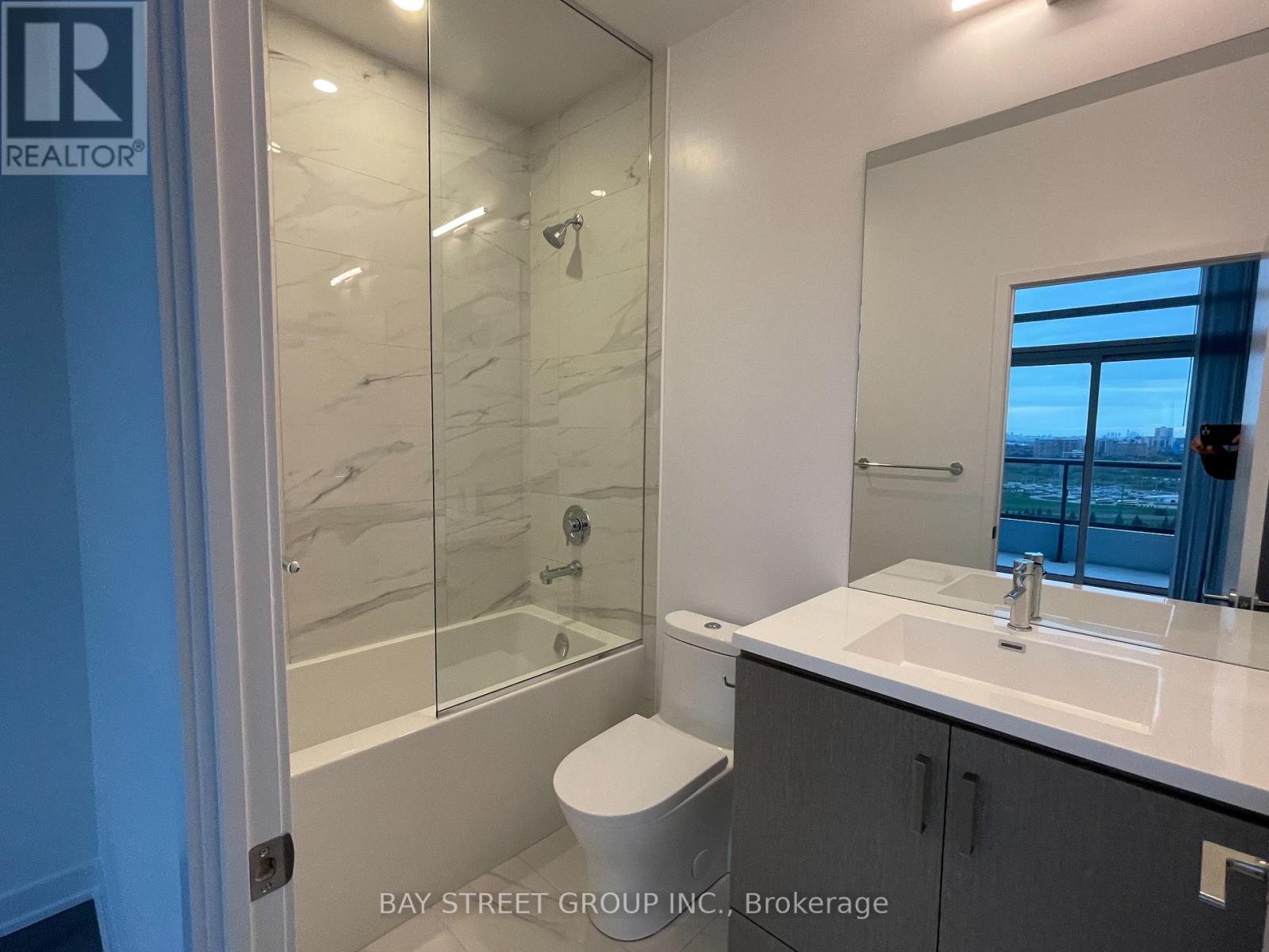 2108 - 38 Honeycrisp Crescent, Vaughan, Ontario  L4K 0M8 - Photo 15 - N12800494