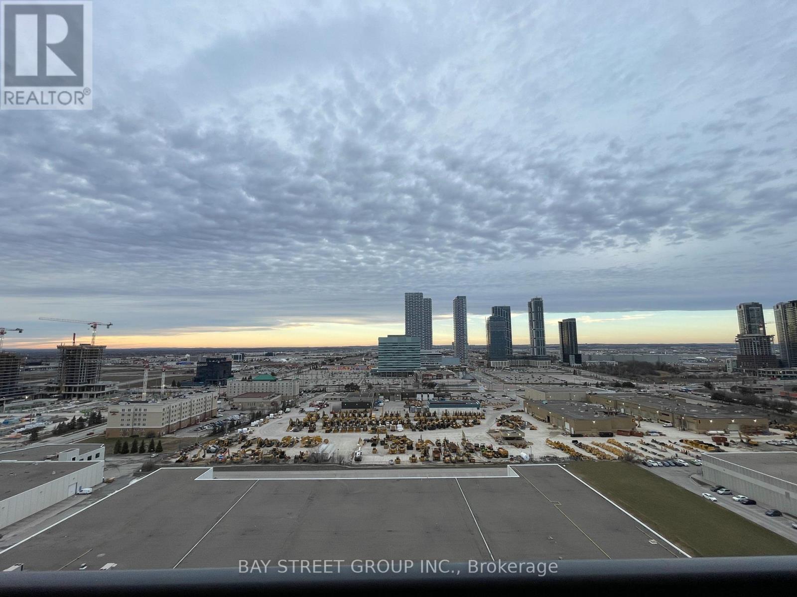 2015 - 38 Honeycrisp Crescent, Vaughan, Ontario  L4K 0M8 - Photo 18 - N12800500