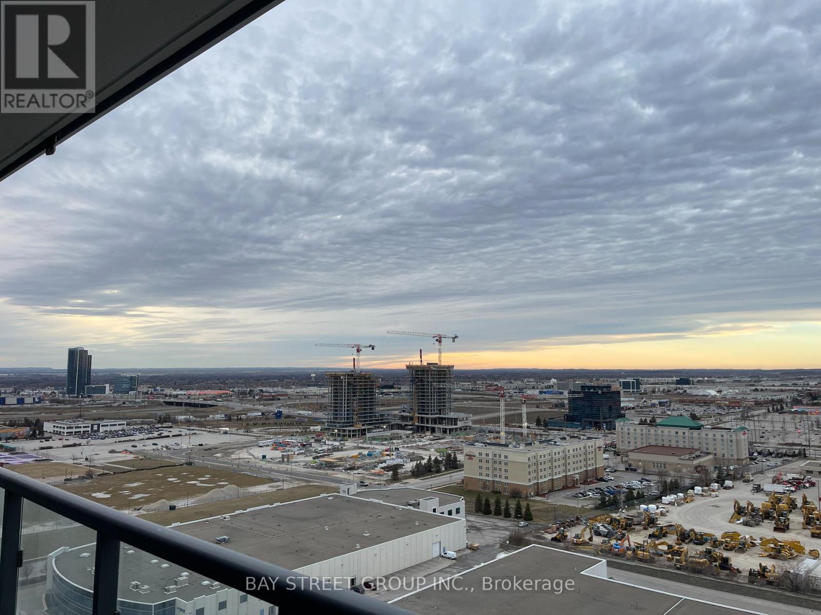 2015 - 38 Honeycrisp Crescent, Vaughan, Ontario  L4K 0M8 - Photo 19 - N12800500