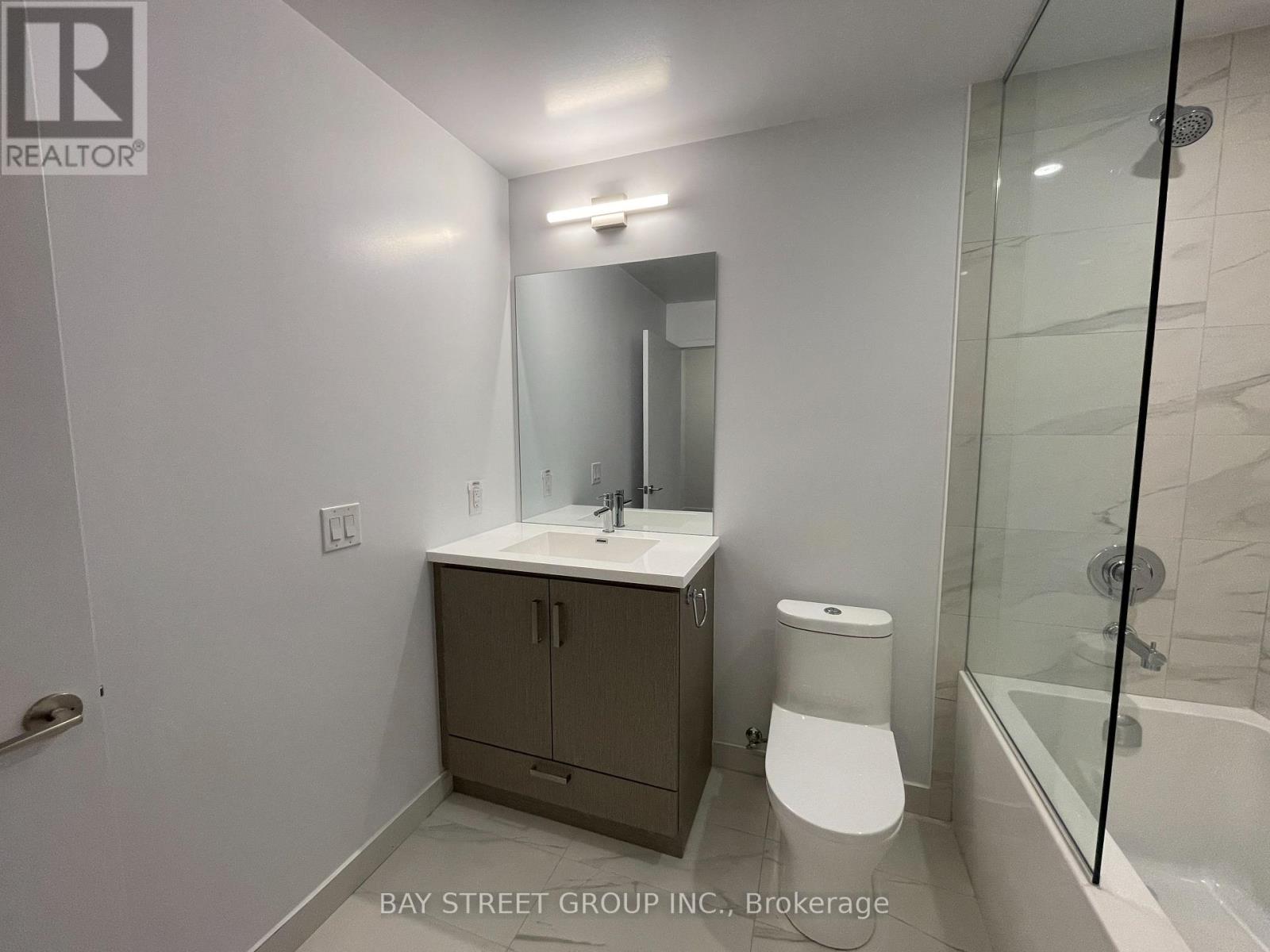 2015 - 38 Honeycrisp Crescent, Vaughan, Ontario  L4K 0M8 - Photo 9 - N12800500