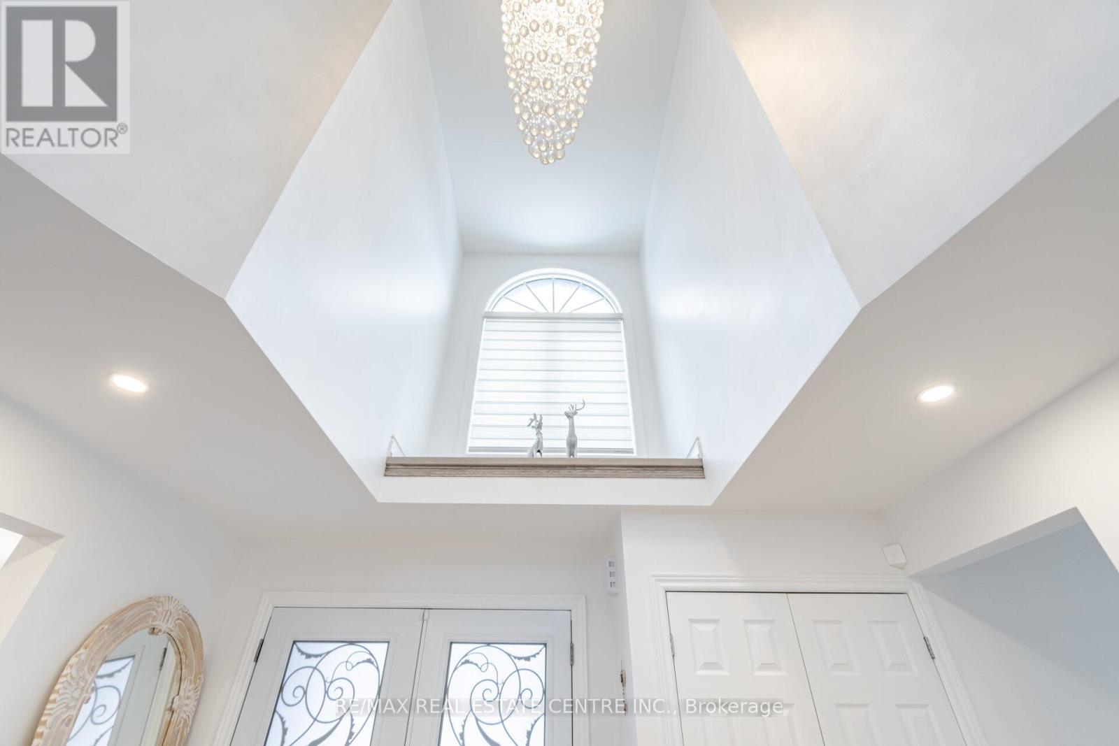 6150 Bankhead Court, Mississauga, Ontario  L5V 1L9 - Photo 5 - W12800510