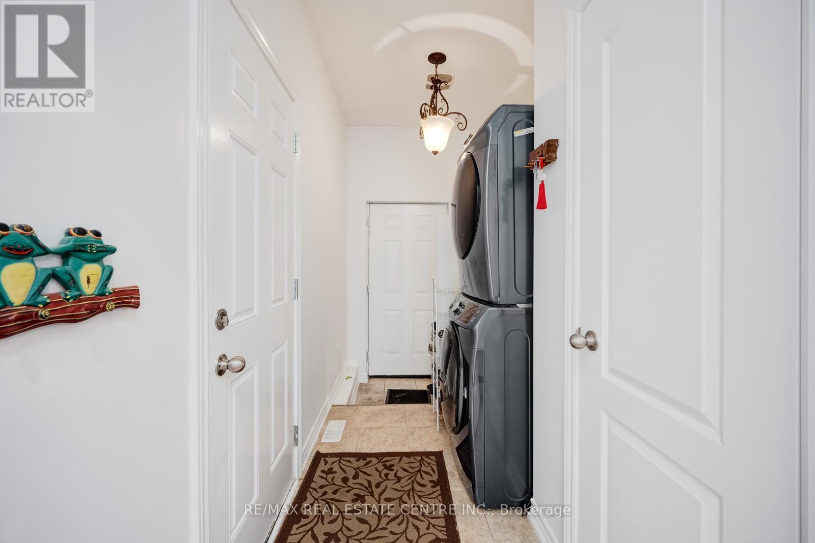 19 Mediterranean Crescent, Brampton, Ontario  N9V 3X6 - Photo 24 - W12800514