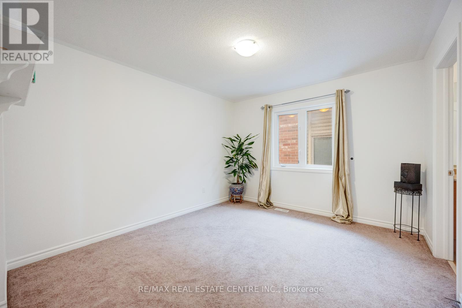 19 Mediterranean Crescent, Brampton, Ontario  N9V 3X6 - Photo 34 - W12800514