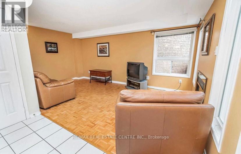 7 Curry Crescent, Halton Hills, Ontario  L7G 5L4 - Photo 15 - W12800518