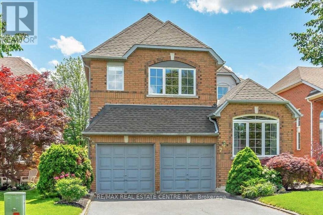 7 Curry Crescent, Halton Hills, Ontario  L7G 5L4 - Photo 2 - W12800518