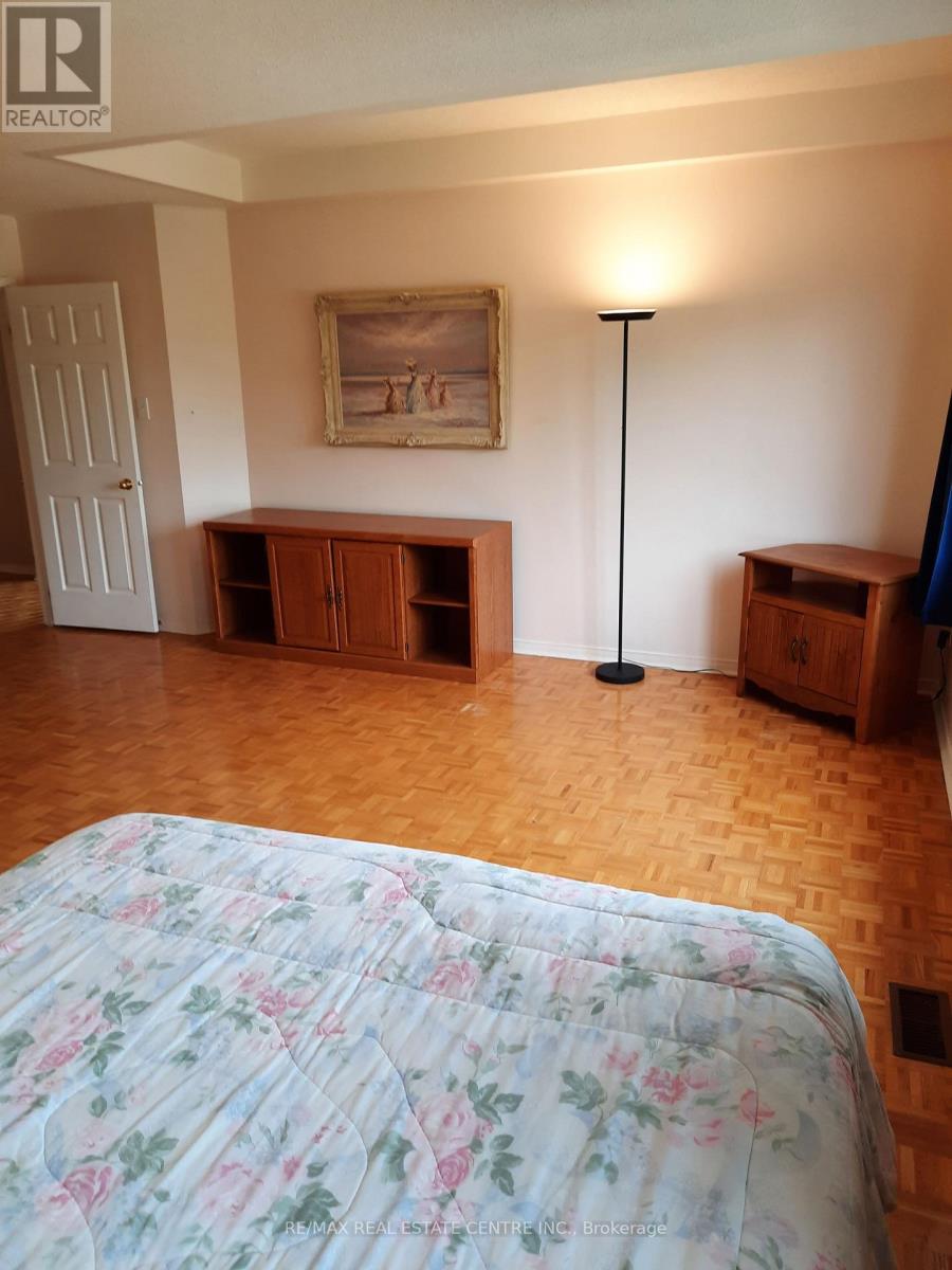 7 Curry Crescent, Halton Hills, Ontario  L7G 5L4 - Photo 20 - W12800518