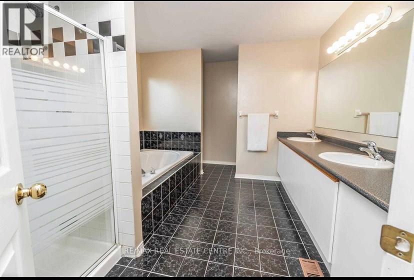 7 Curry Crescent, Halton Hills, Ontario  L7G 5L4 - Photo 21 - W12800518