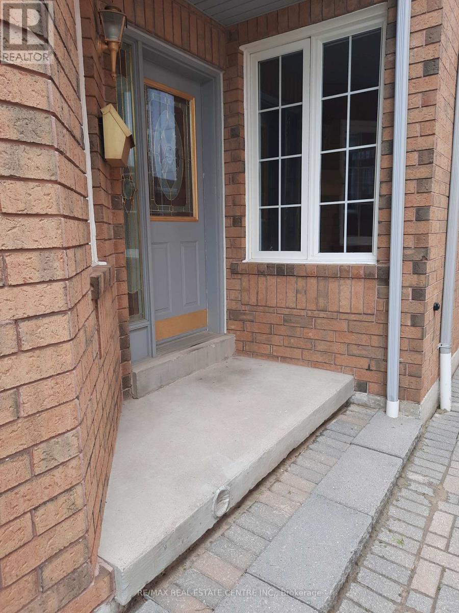 7 Curry Crescent, Halton Hills, Ontario  L7G 5L4 - Photo 4 - W12800518