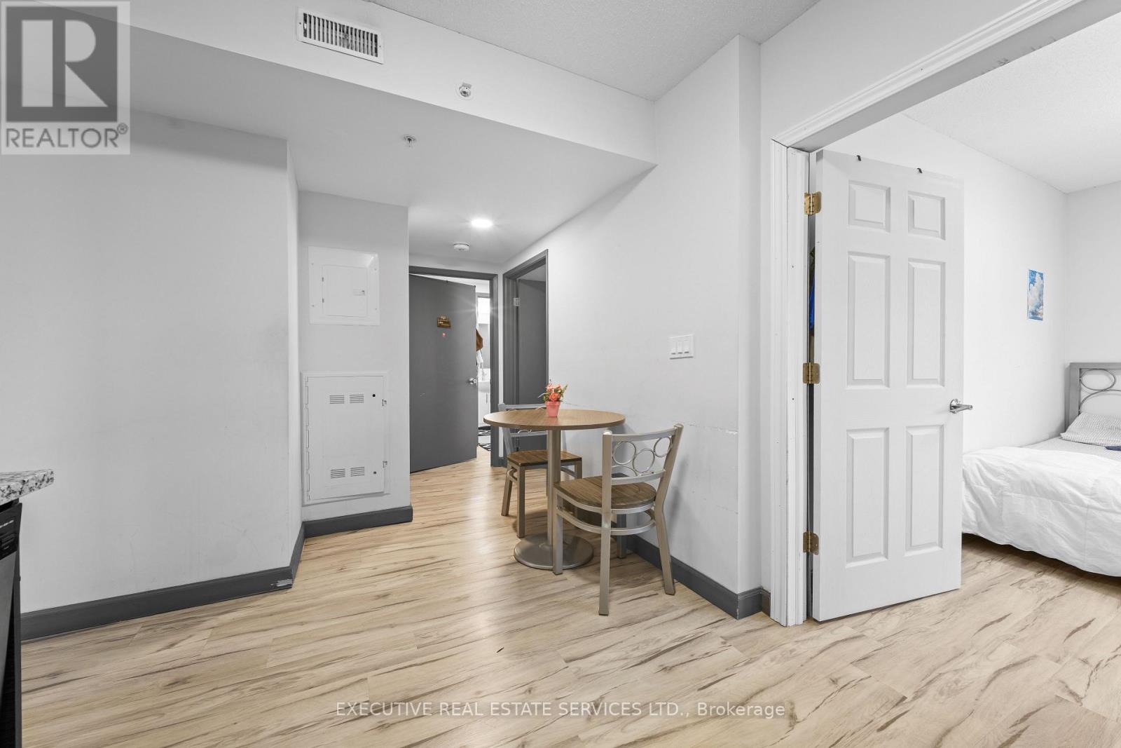 2127 - 258b Sunview Street, Waterloo, Ontario  N2L 3V9 - Photo 19 - X12800480