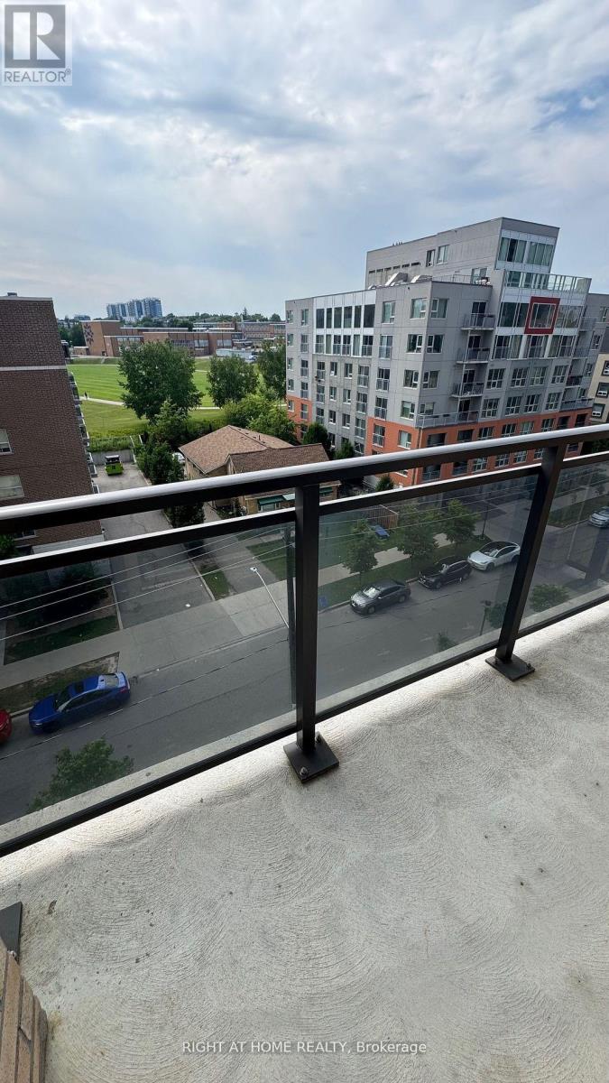 Master Bedroom - 507 - 318 Spruce Street, Waterloo, Ontario  N2L 3W7 - Photo 10 - X12800488