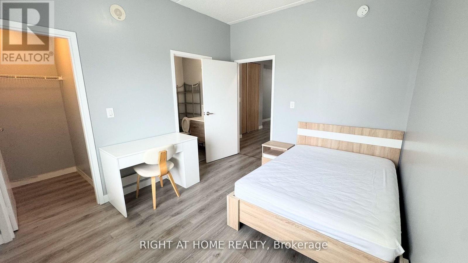 Master Bedroom - 507 - 318 Spruce Street, Waterloo, Ontario  N2L 3W7 - Photo 2 - X12800488