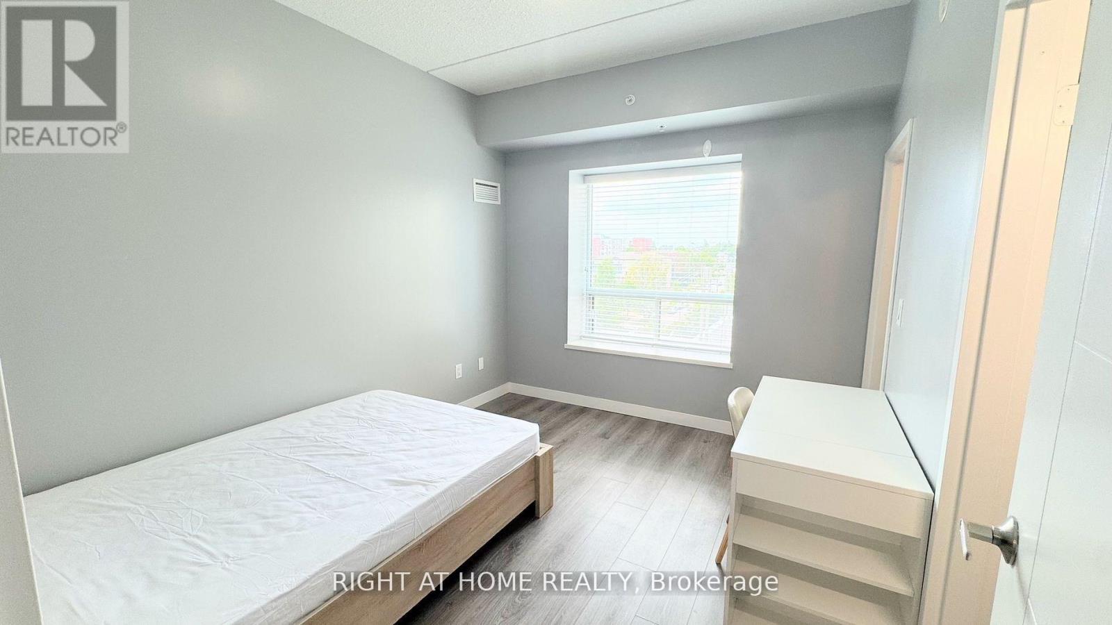 Master Bedroom - 507 - 318 Spruce Street, Waterloo, Ontario  N2L 3W7 - Photo 3 - X12800488