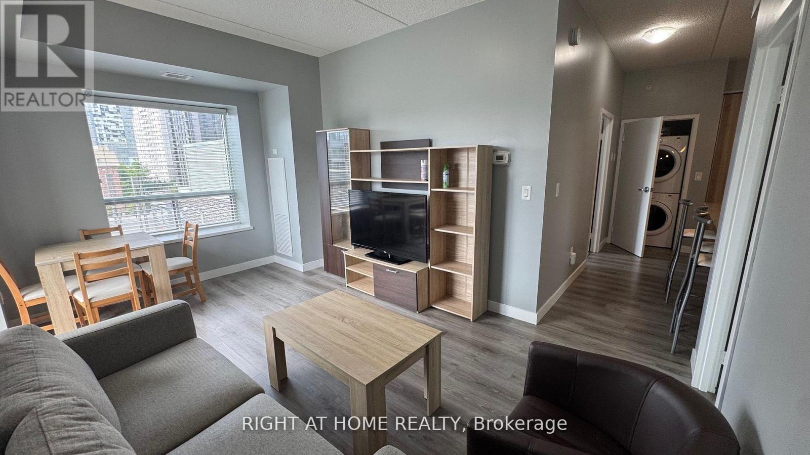 Master Bedroom - 507 - 318 Spruce Street, Waterloo, Ontario  N2L 3W7 - Photo 8 - X12800488