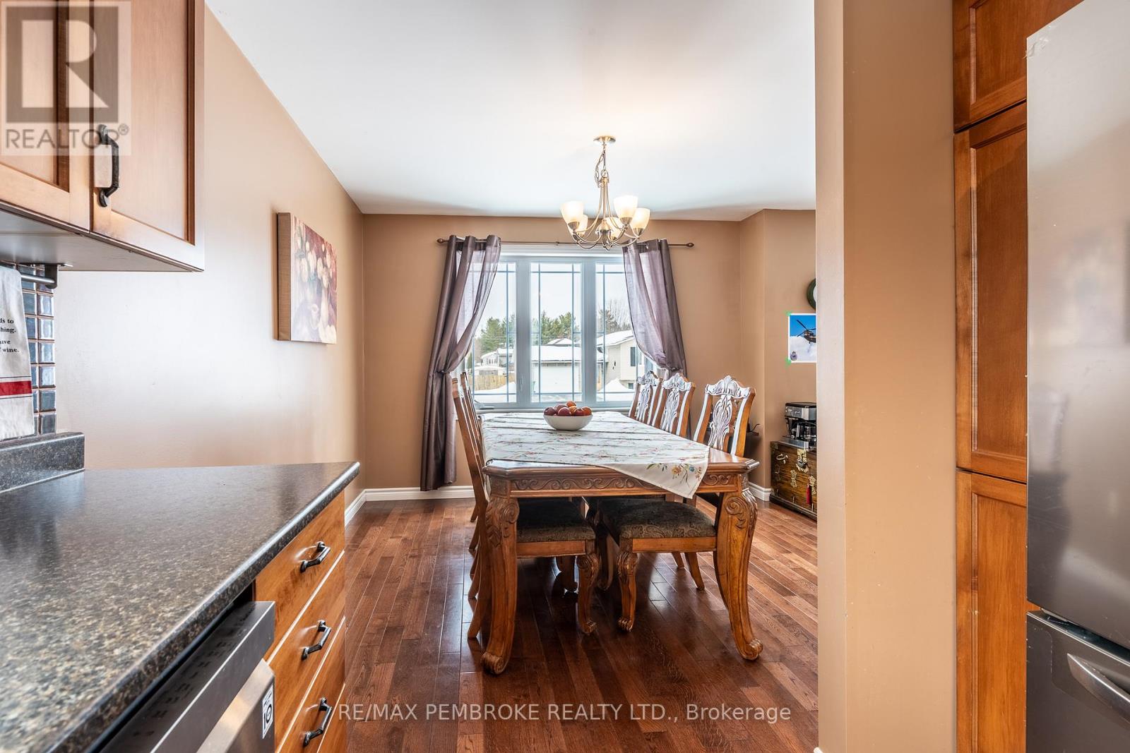 18 Morning Star Street, Petawawa, Ontario  K8H 0A1 - Photo 14 - X12800540