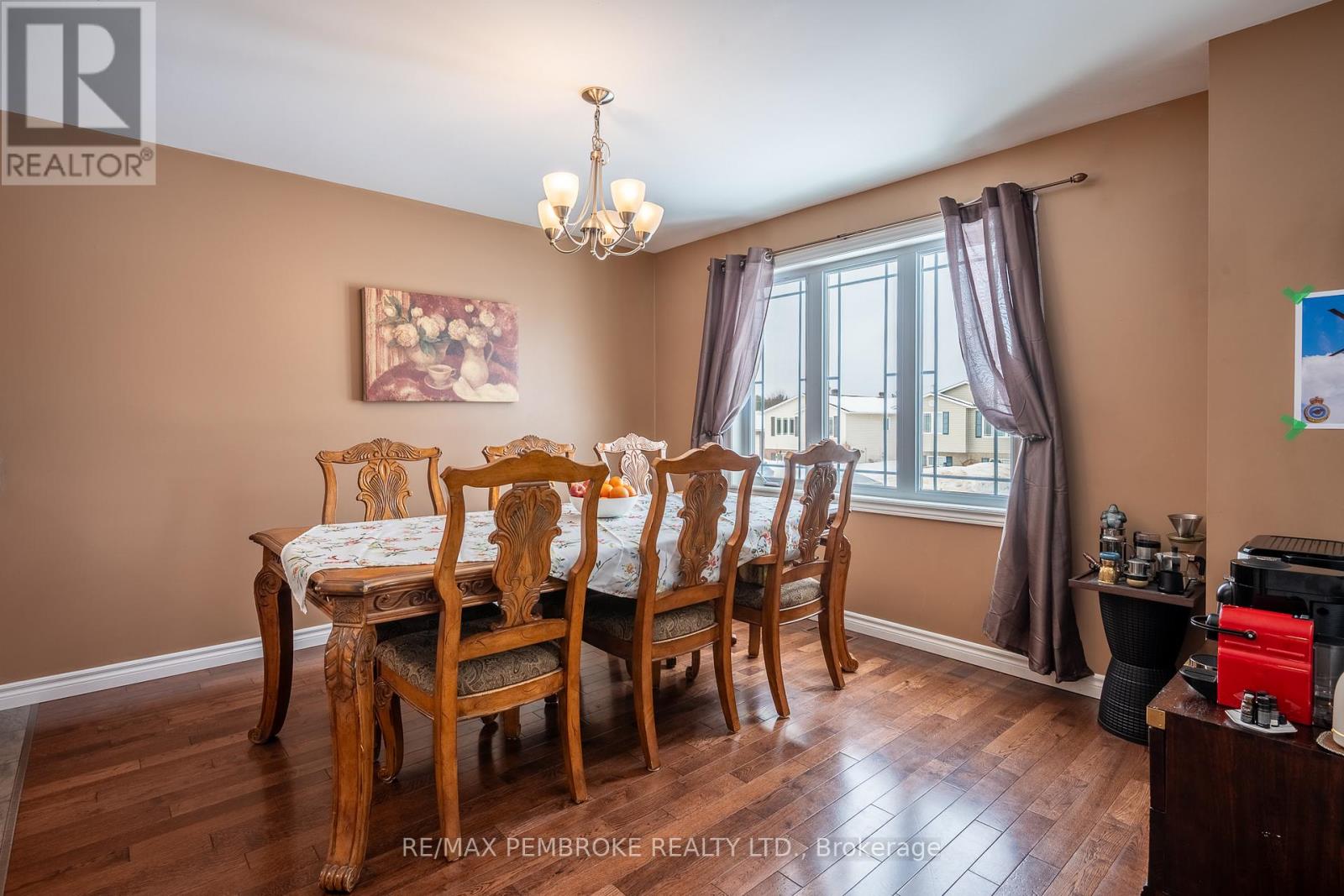 18 Morning Star Street, Petawawa, Ontario  K8H 0A1 - Photo 15 - X12800540