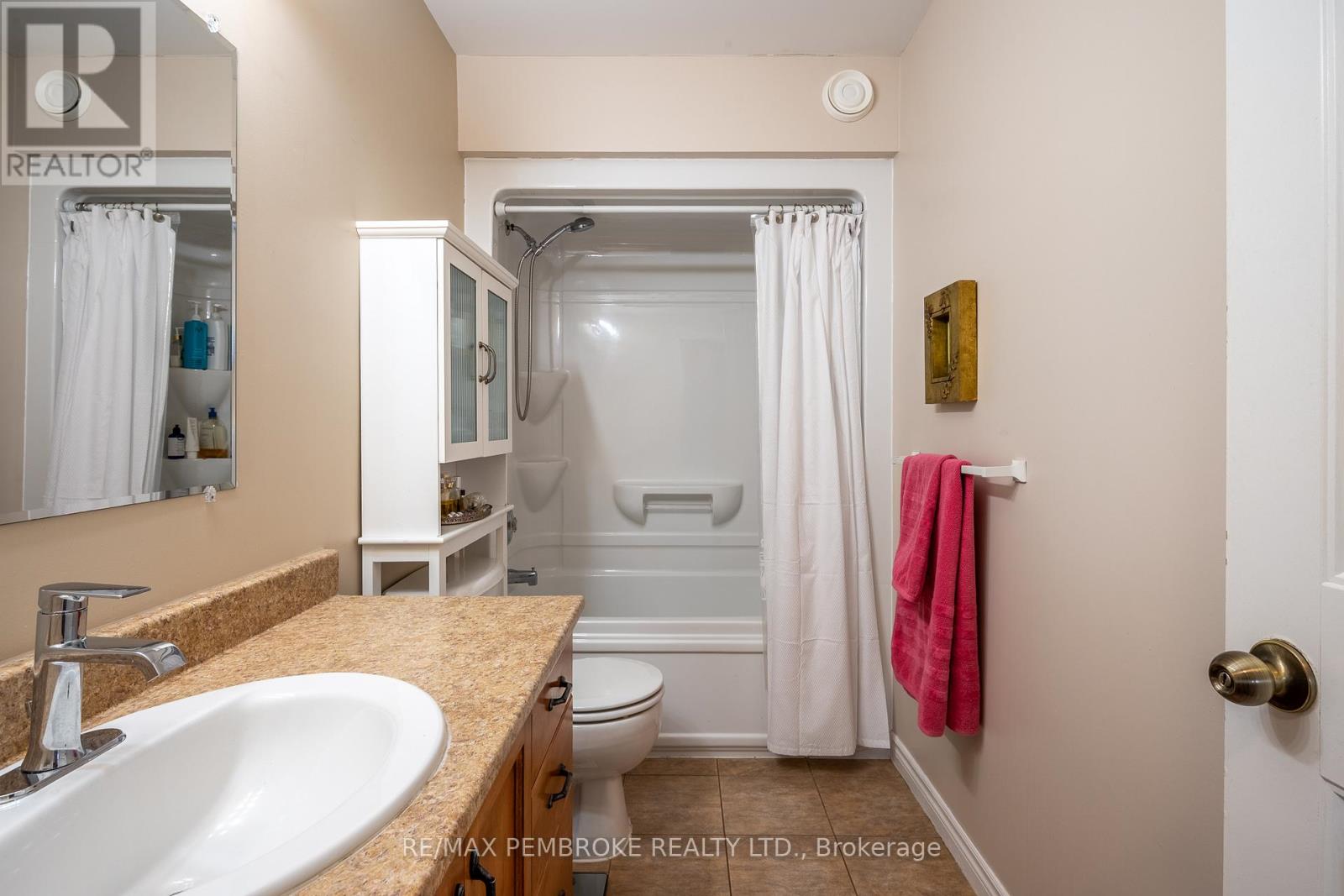 18 Morning Star Street, Petawawa, Ontario  K8H 0A1 - Photo 21 - X12800540