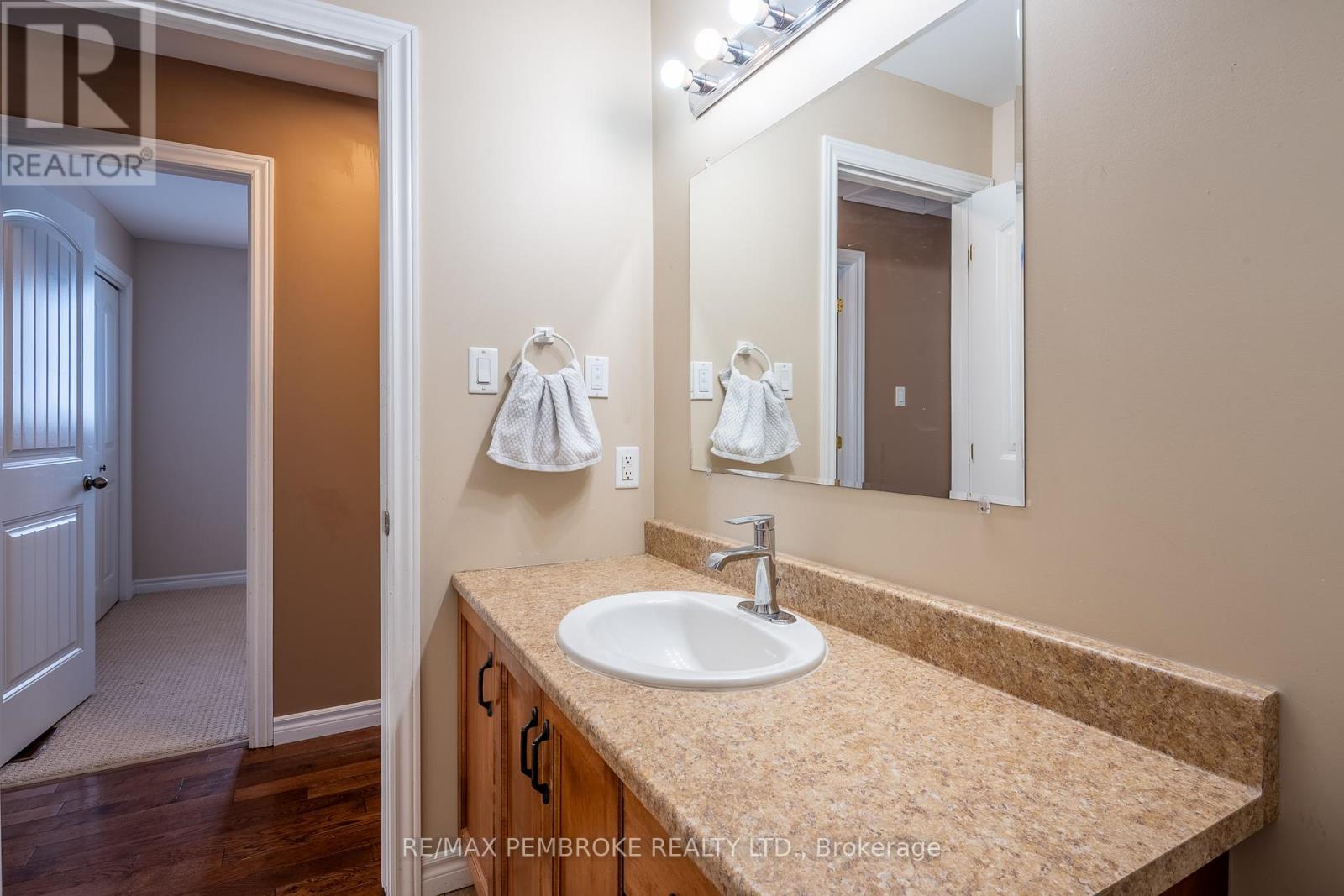 18 Morning Star Street, Petawawa, Ontario  K8H 0A1 - Photo 22 - X12800540