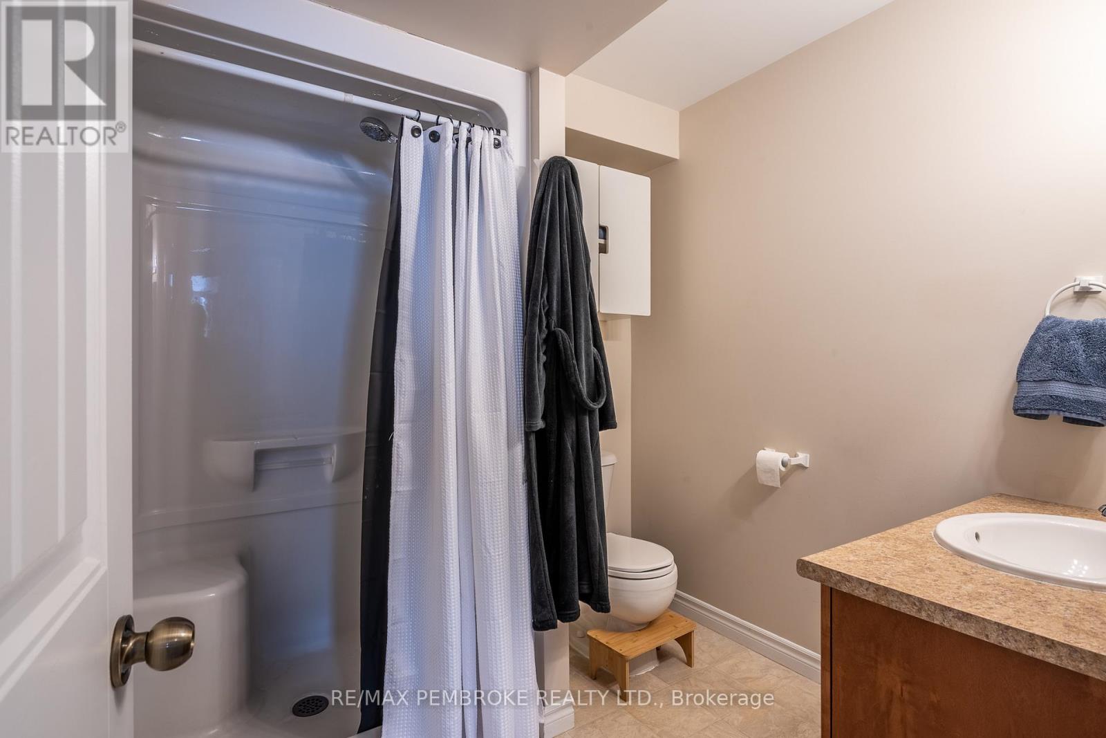 18 Morning Star Street, Petawawa, Ontario  K8H 0A1 - Photo 33 - X12800540