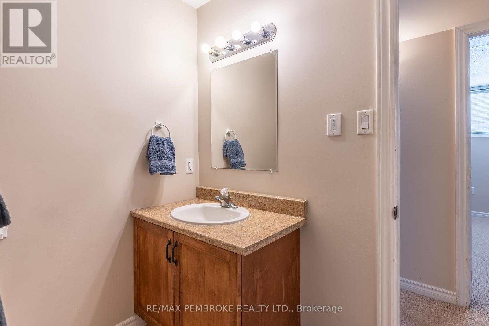 18 Morning Star Street, Petawawa, Ontario  K8H 0A1 - Photo 34 - X12800540