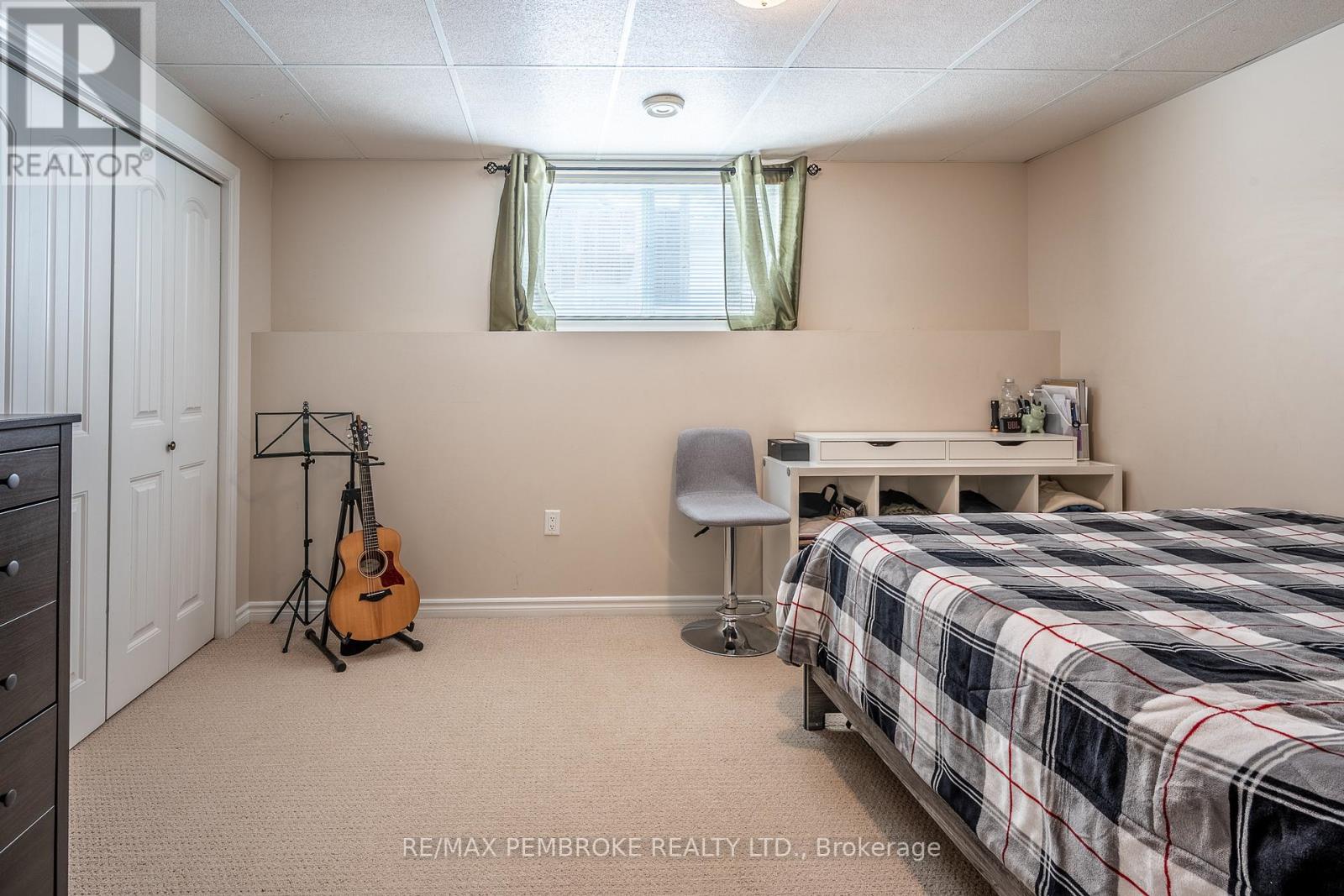 18 Morning Star Street, Petawawa, Ontario  K8H 0A1 - Photo 35 - X12800540