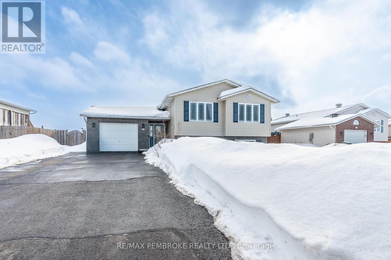 18 Morning Star Street, Petawawa, Ontario  K8H 0A1 - Photo 41 - X12800540