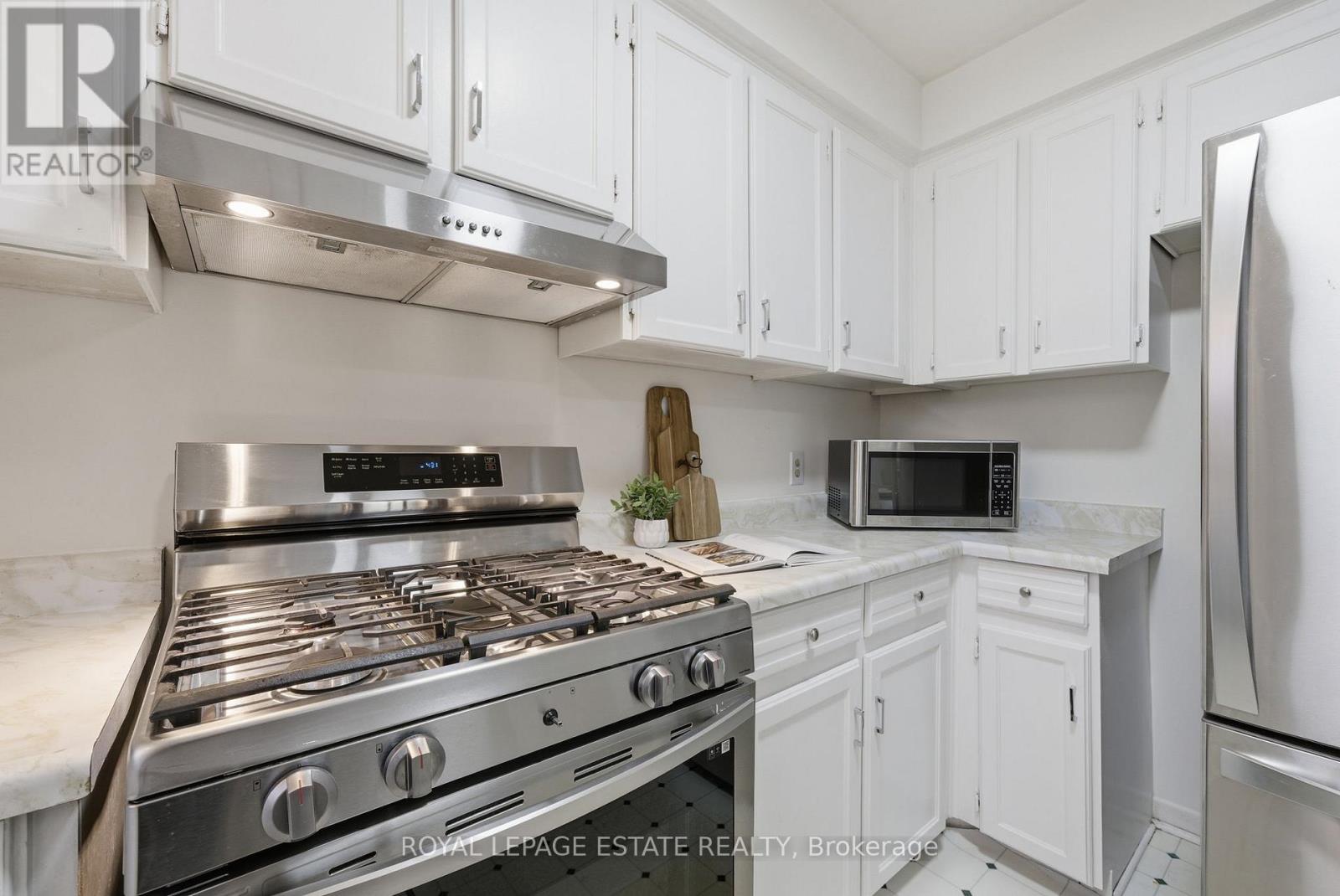 253 Michael Boulevard, Whitby, Ontario  L1N 5B2 - Photo 10 - E12800538