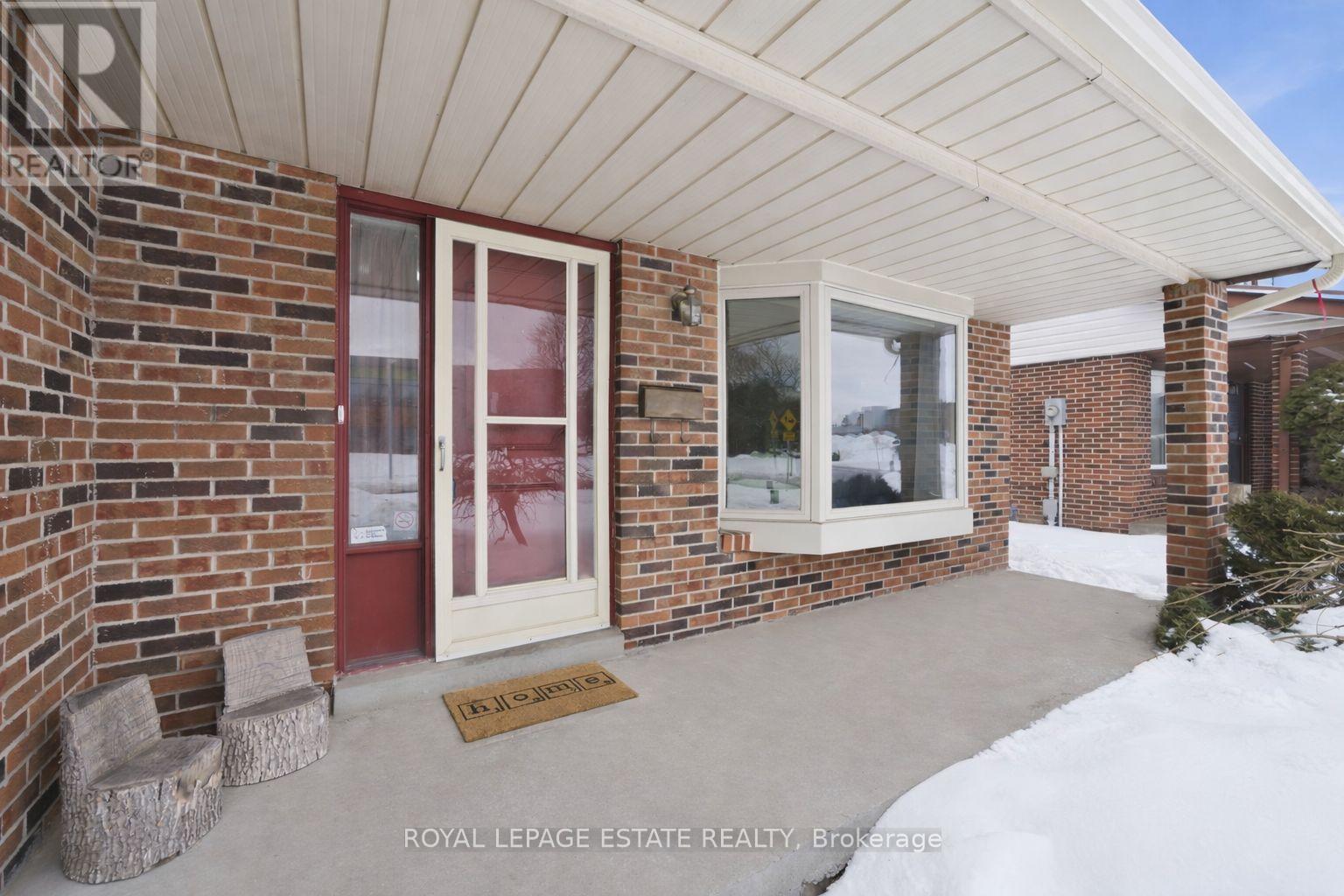 253 Michael Boulevard, Whitby, Ontario  L1N 5B2 - Photo 3 - E12800538