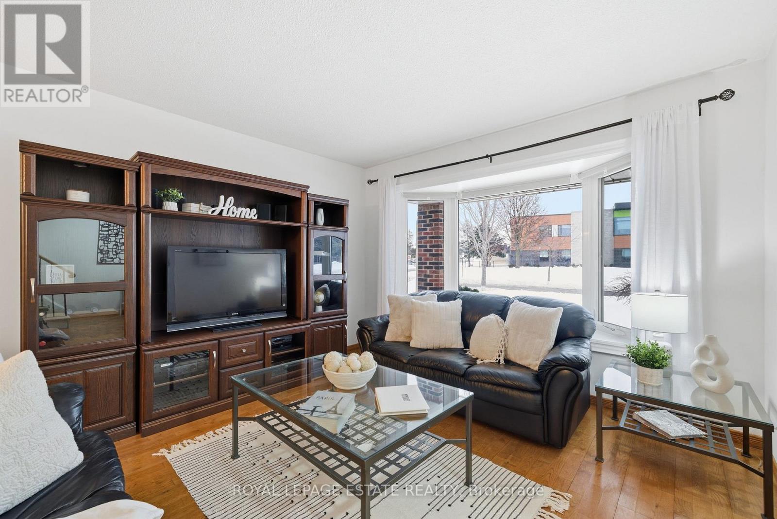 253 Michael Boulevard, Whitby, Ontario  L1N 5B2 - Photo 4 - E12800538