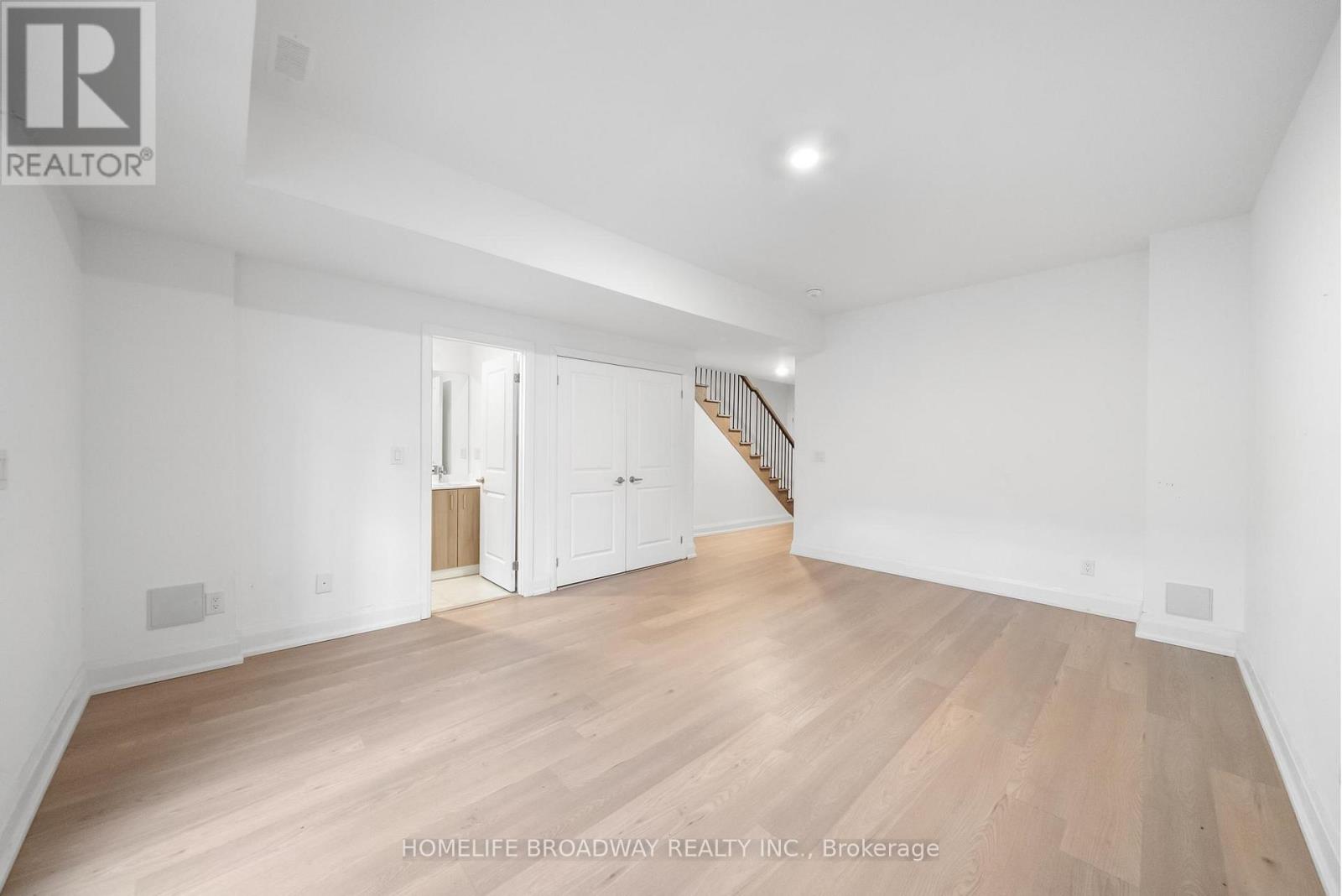 37 Persica Street, Richmond Hill, Ontario  L4E 2T3 - Photo 19 - N12800530