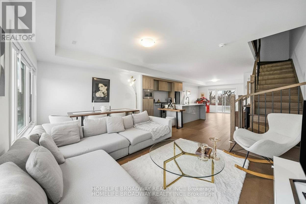 37 Persica Street, Richmond Hill, Ontario  L4E 2T3 - Photo 7 - N12800530